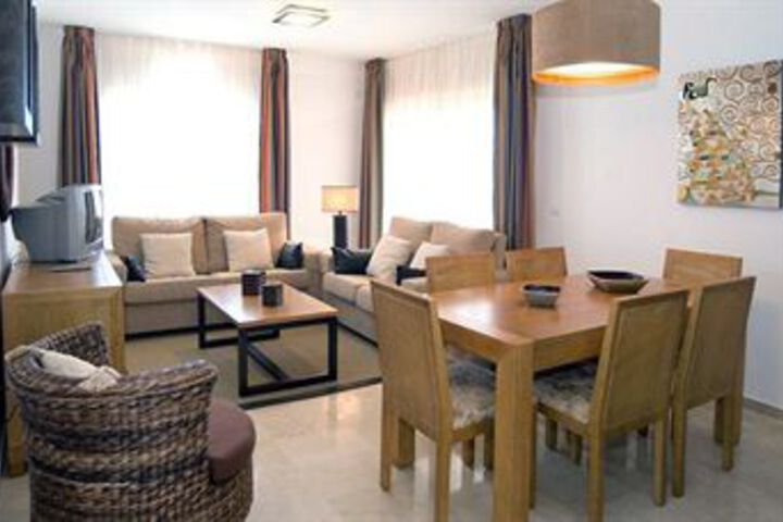 Room 12 of 16