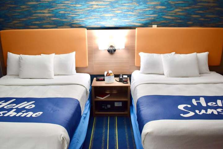2 Queen Beds (8 of 8)