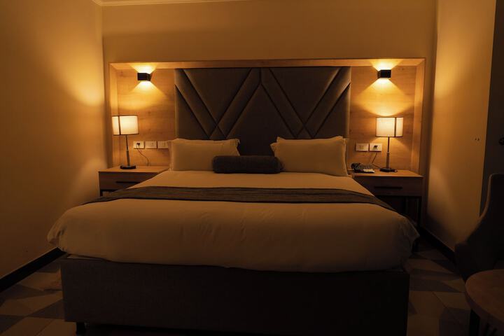 Room 2 of 7