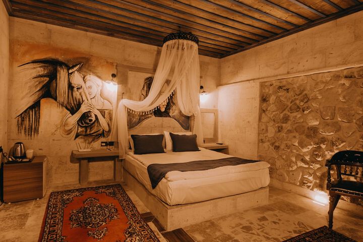 Room 10 of 99