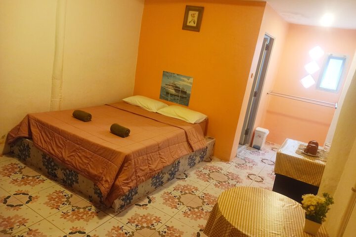 Room 6 of 34