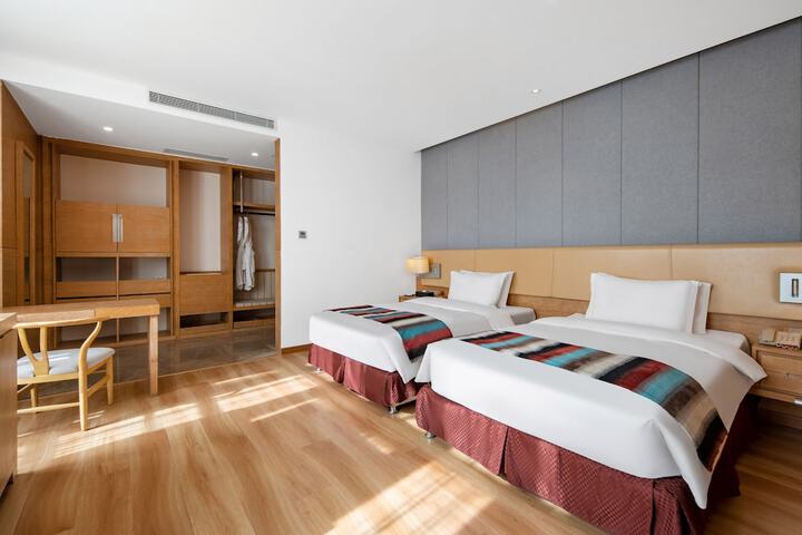 Room 12 of 43
