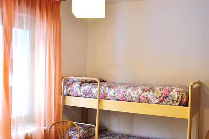 Room 8 of 35
