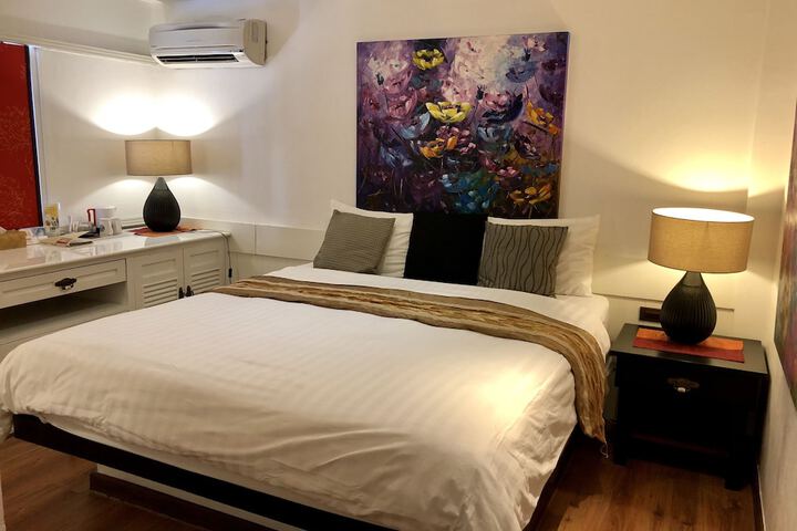 Room 25 of 106