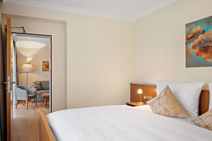 Room 4 of 26
