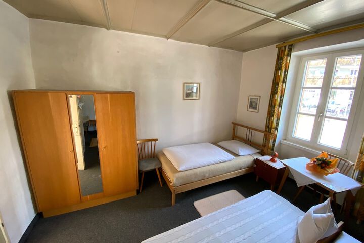 Room 11 of 44