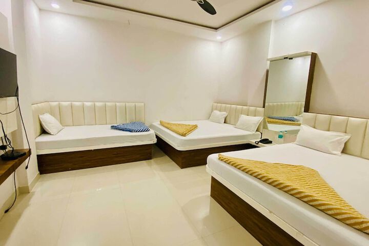 Room 30 of 59