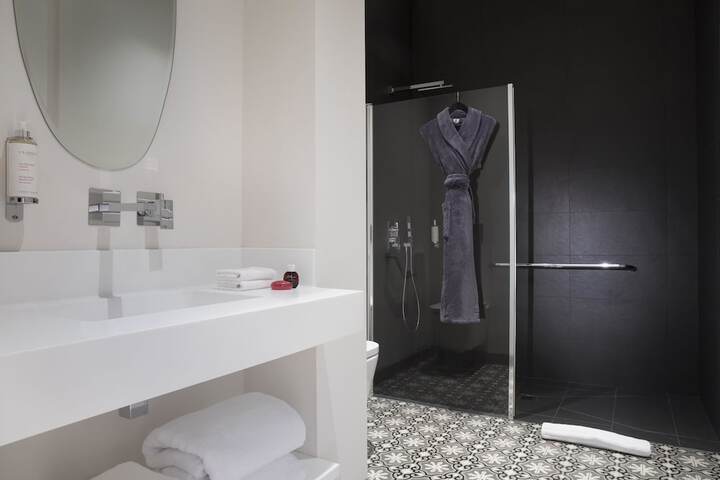Room 42 of 56