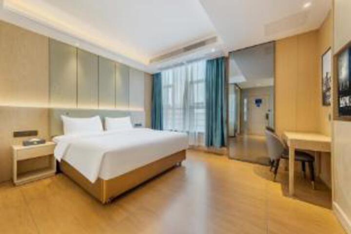 Room 5 of 7