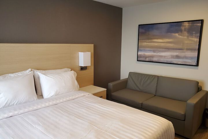 Room 3 of 13