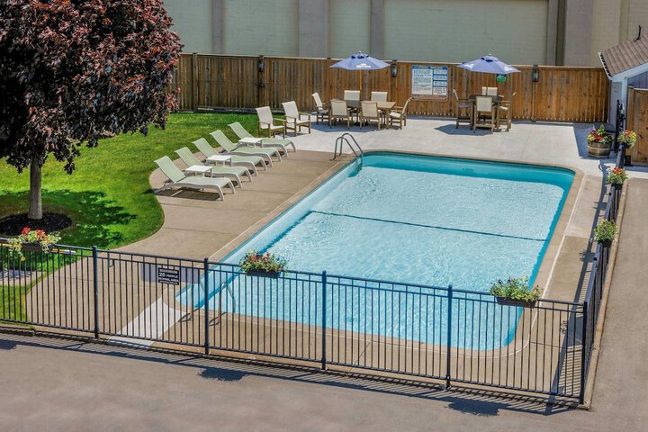 Pool 91 of 108