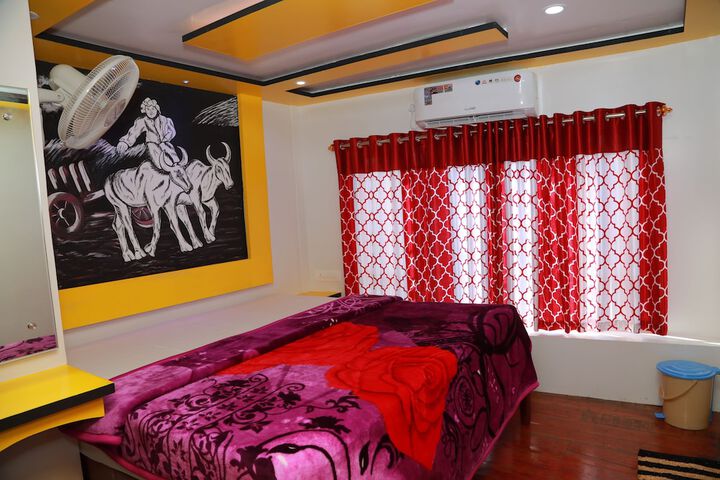 Room 4 of 61