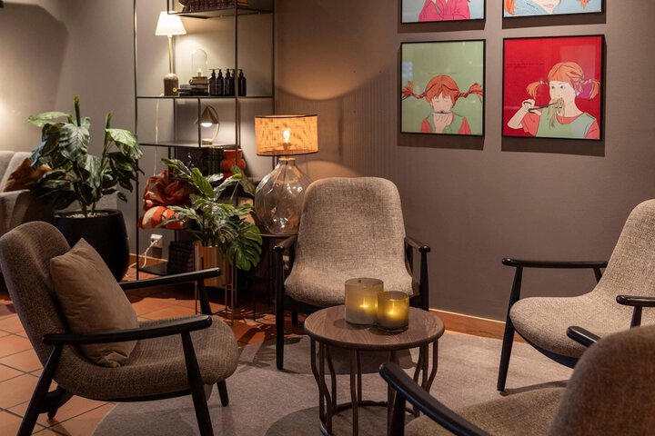 Guest Lobby