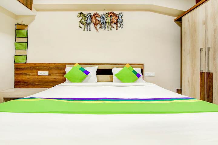 Room 13 of 68