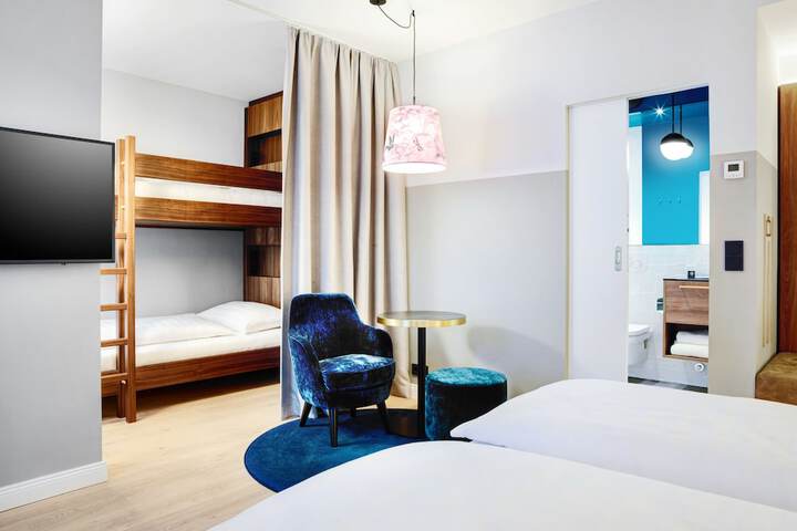 Room 6 of 52