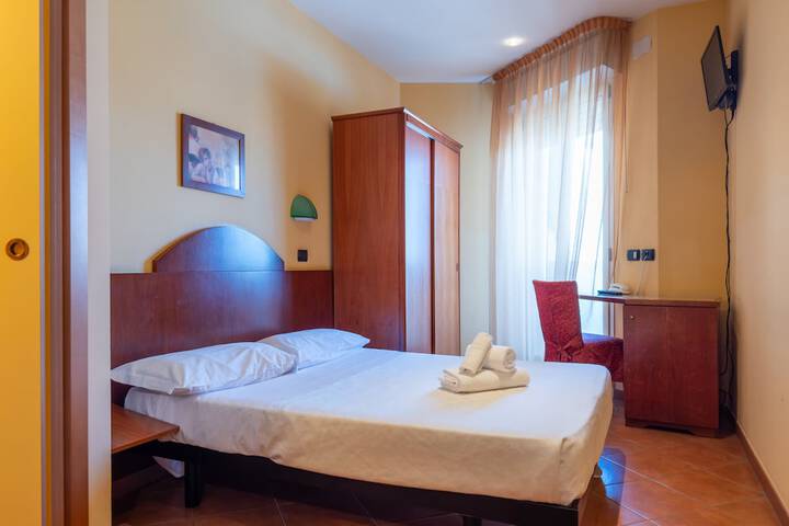 Room 5 of 27