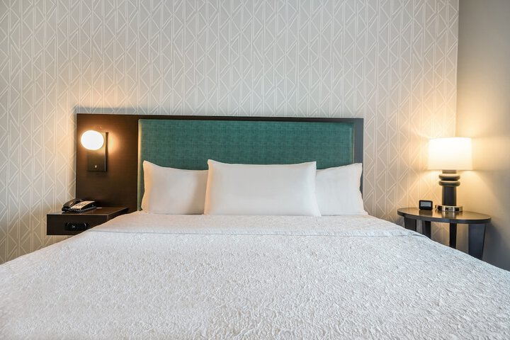 Room 8 of 35