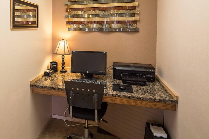Business Center 56 of 62