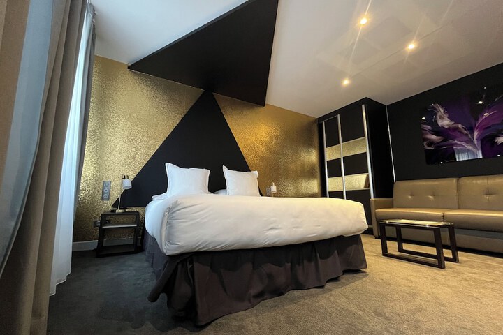 Room 28 of 62