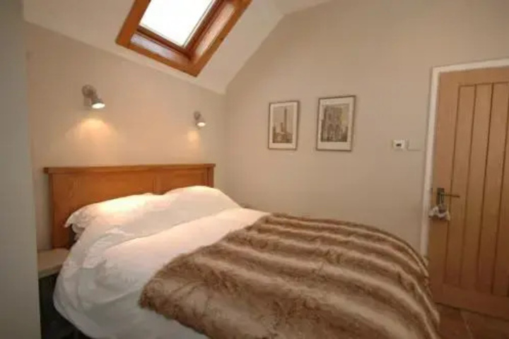 Room 7 of 11