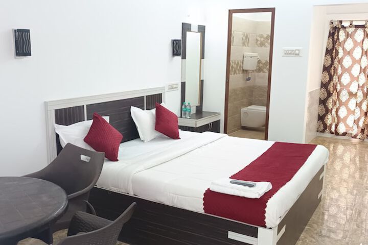 Room 9 of 37