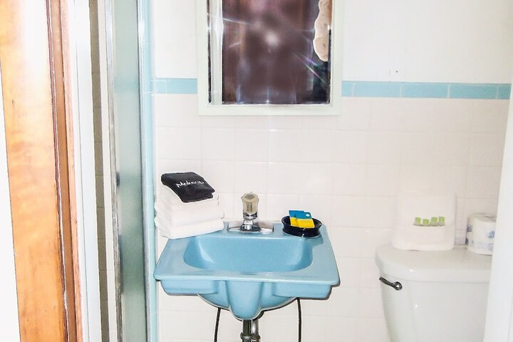 Room 46 of 83