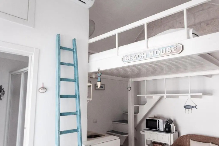 Room 3 of 6