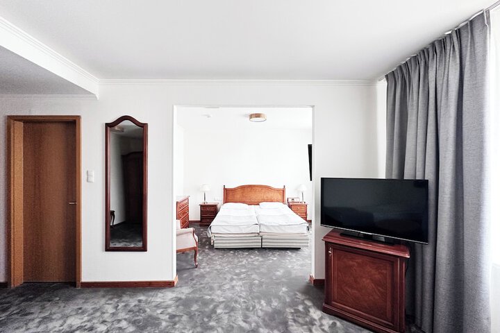 Room 36 of 108