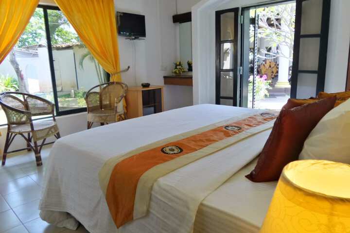 Room 4 of 30