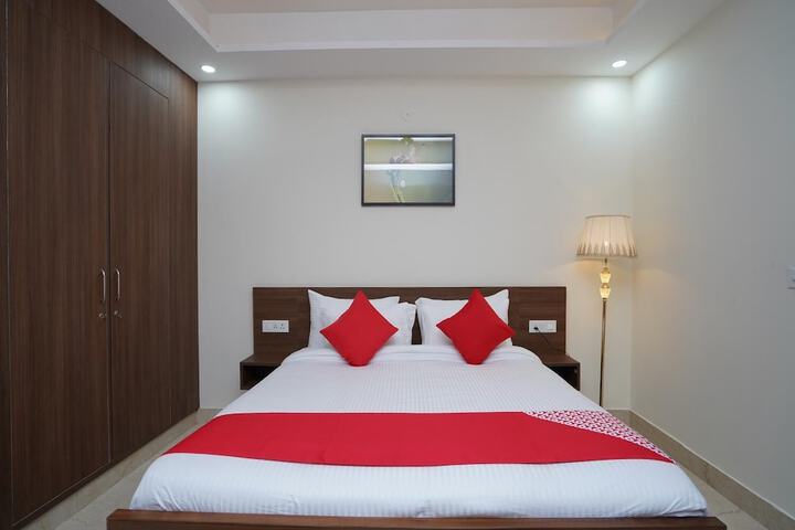 Room 10 of 31