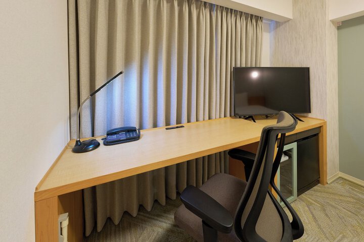 Room 21 of 177