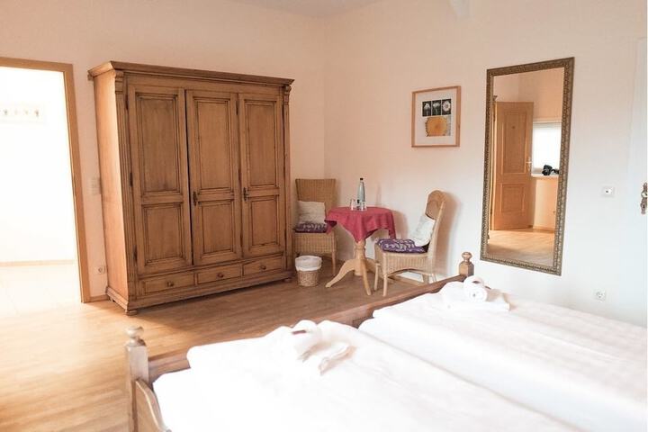 Room 4 of 31