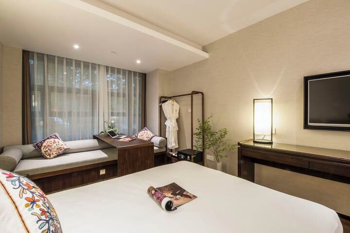 Room 25 of 111