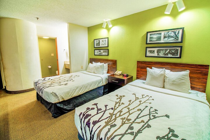 2 Double Beds (1 of 5)