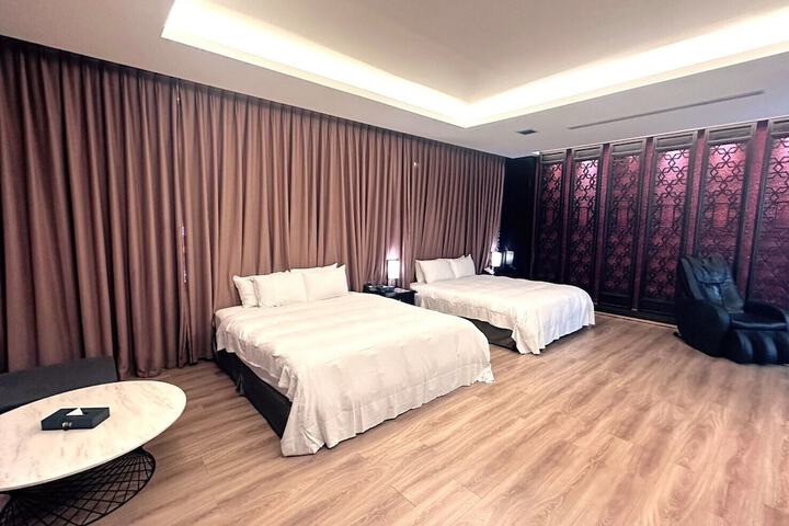 Room 11 of 82