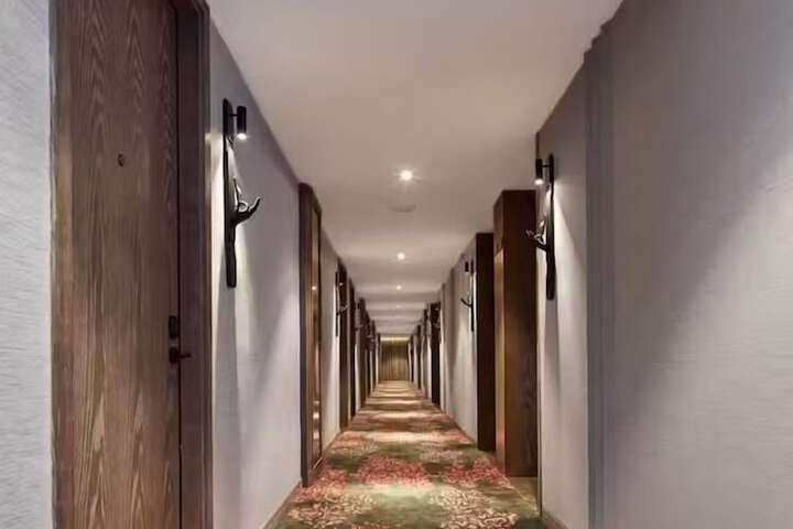 Hotel Interior 6 of 26