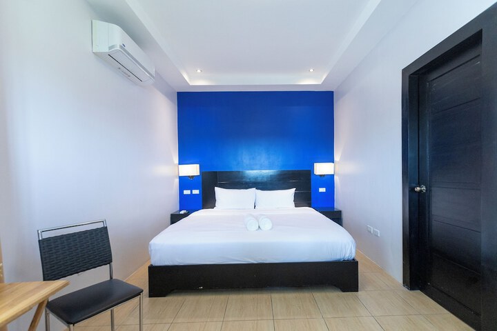 Room 6 of 44