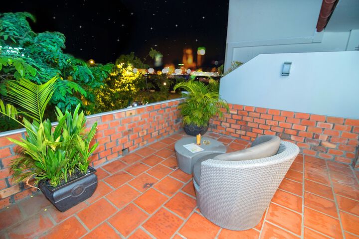Terrace/Patio 12 of 36