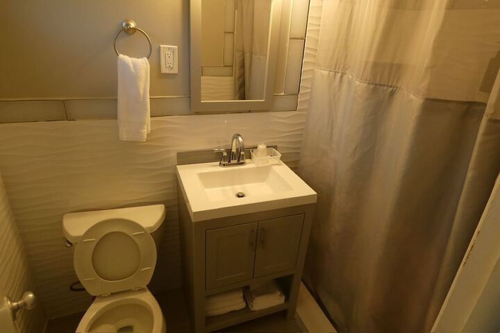 Room 34 of 59