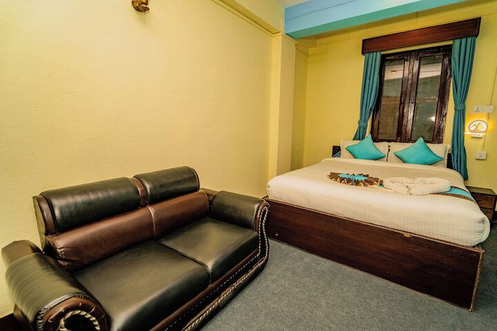 Room 18 of 65