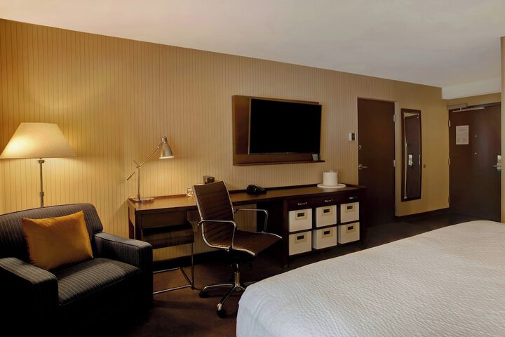 Room 18 of 95