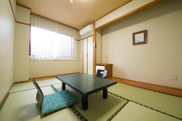 Room 8 of 44