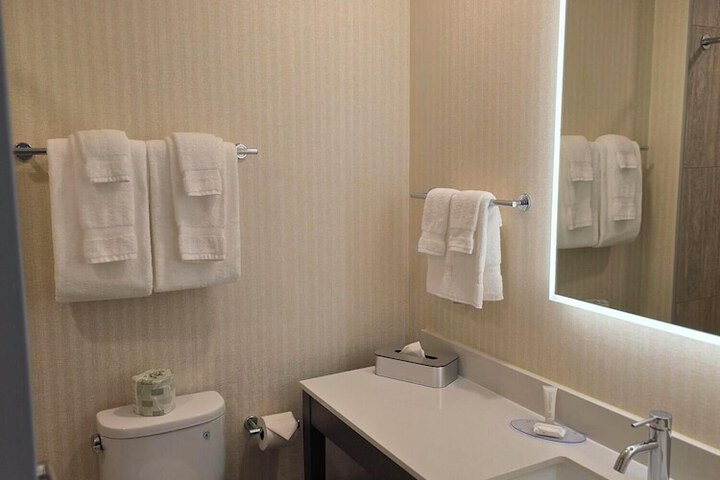Room 46 of 65