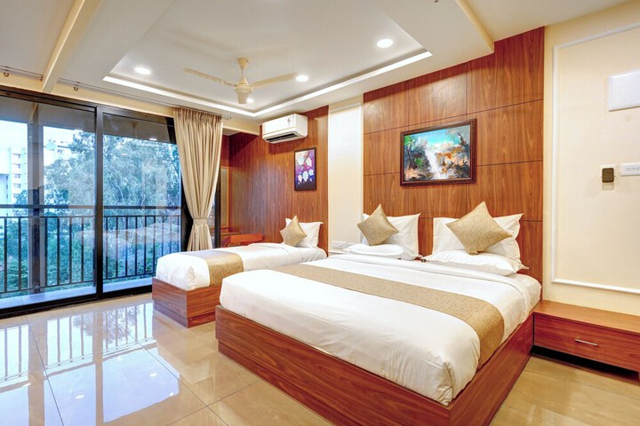 Room 12 of 30