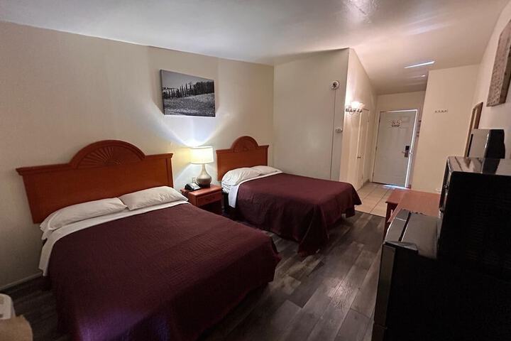 Room 16 of 38
