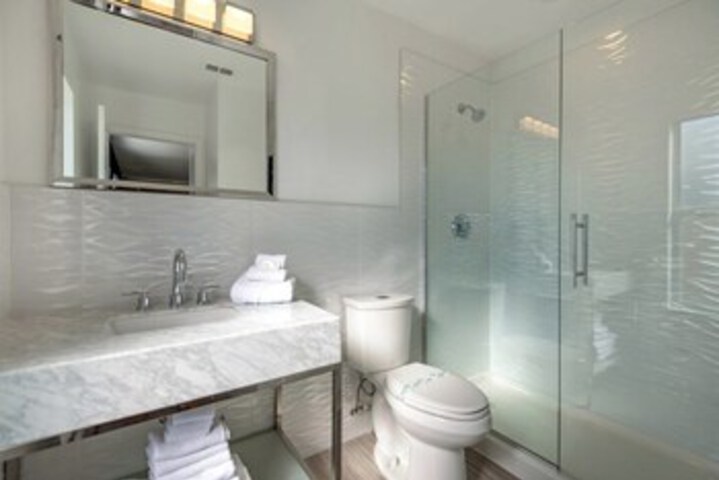Room 3 of 25