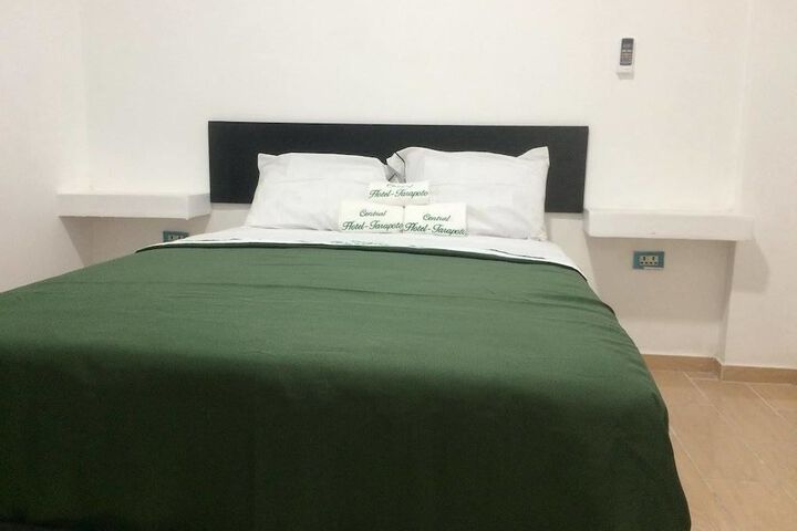 Room 4 of 53