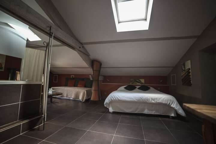 Room 26 of 39