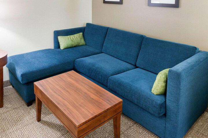 Quadruple Queen Bed (6 of 12)