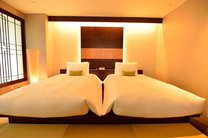 Room 13 of 76